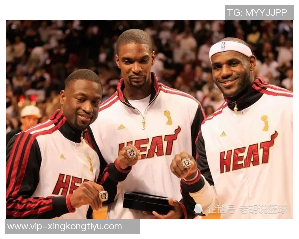 老詹与浓眉赛后同游游戏博主晒合影称赞詹姆斯为篮球之神