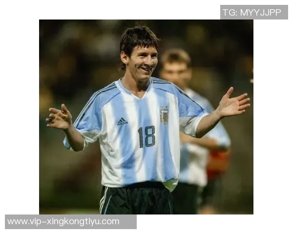 梅西在社交媒体分享照片宣布前往阿根廷国家队报到的喜悦心情