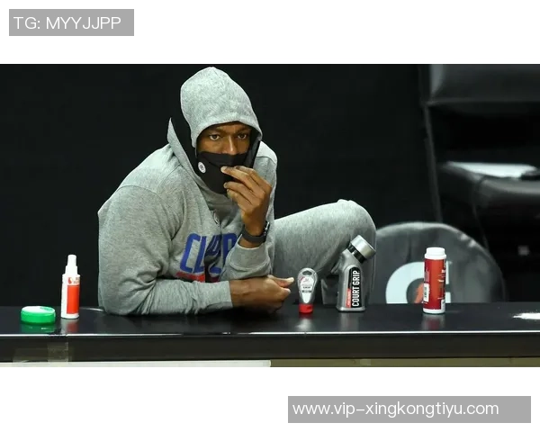 快船训练氛围轻松愉快全员笑容满面小卡频频亮相